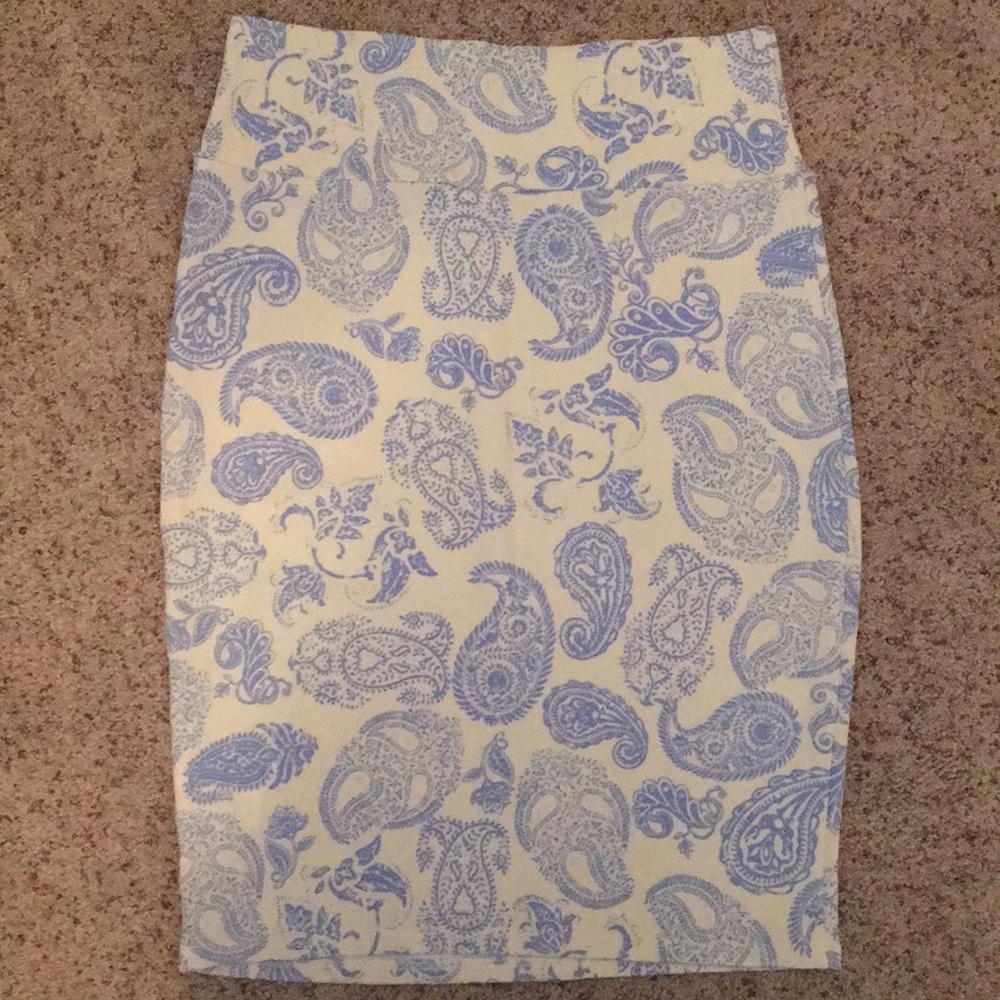 LuLaRoe Paisley Cassie M